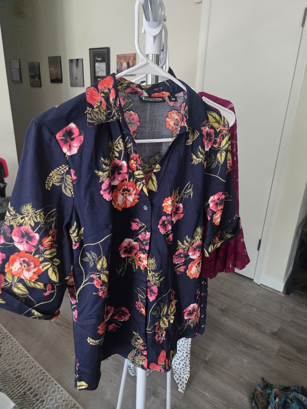 🛍 5/$25🛍Floral Button-Down Shirt - Navy with Pink/Coral Blooms